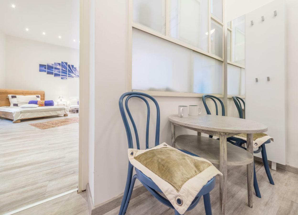 Atlanta Apartment Is In The Heart Of Budapest Eksteriør billede